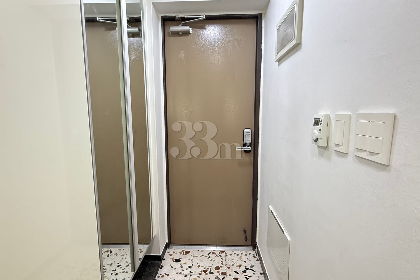 Cozy studio apartment with a separate room 1th image