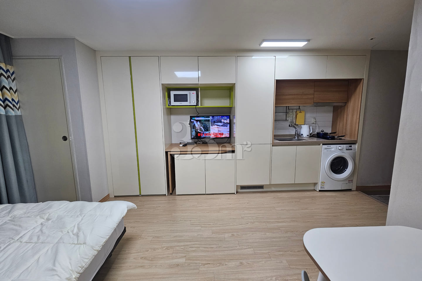 Spacious studio apartment, 5 minutes from Pye 3th image