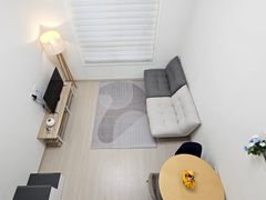 Bright and nice room in a new building in Don 3th image