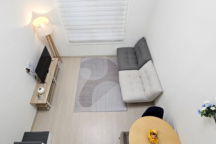 Bright and nice room in a new building in Don 3th image