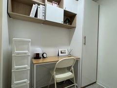 Mini-room with an interior-facing window and  2th image