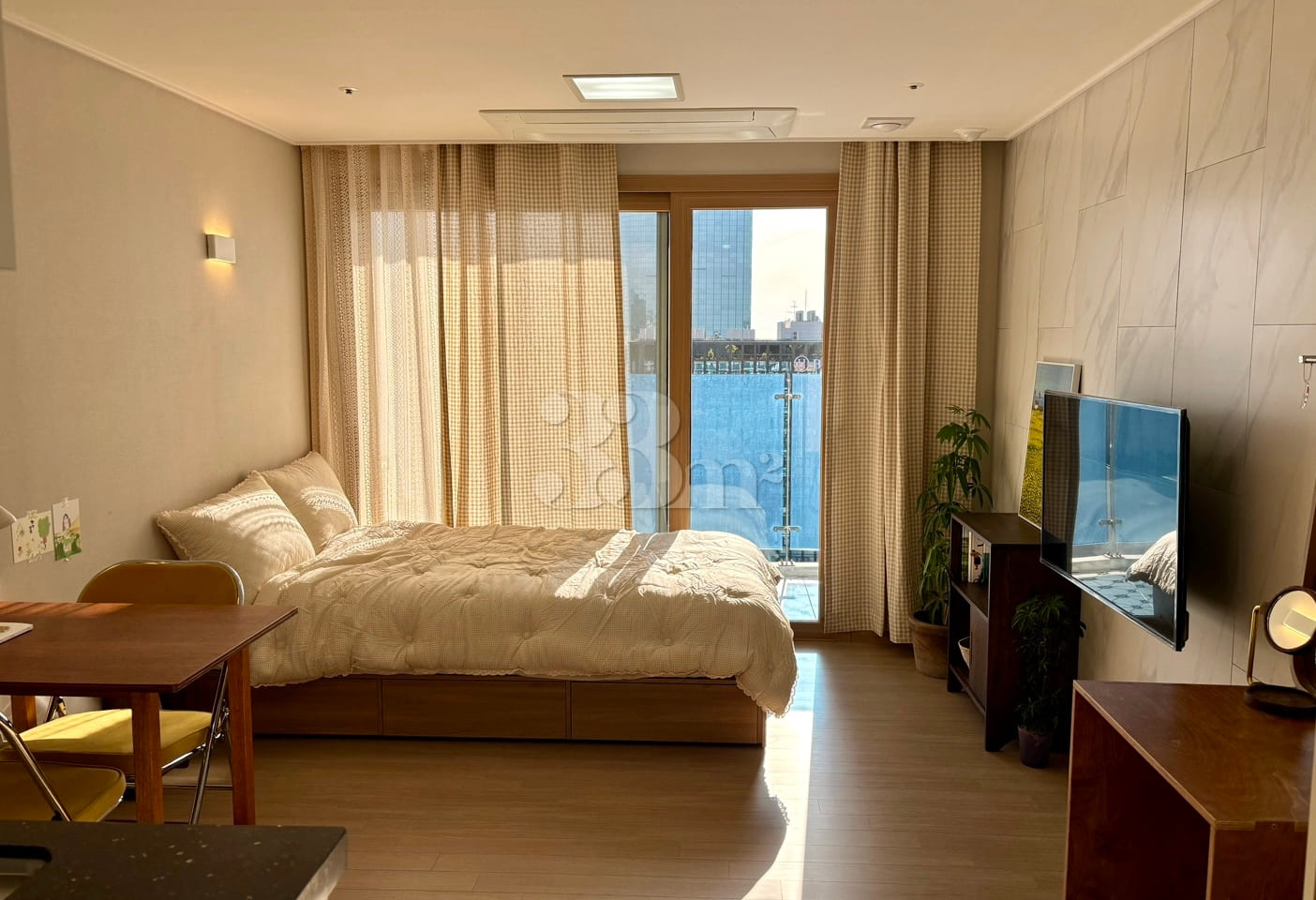 stay Small Room π
Aesthetic Accommodation 0th image