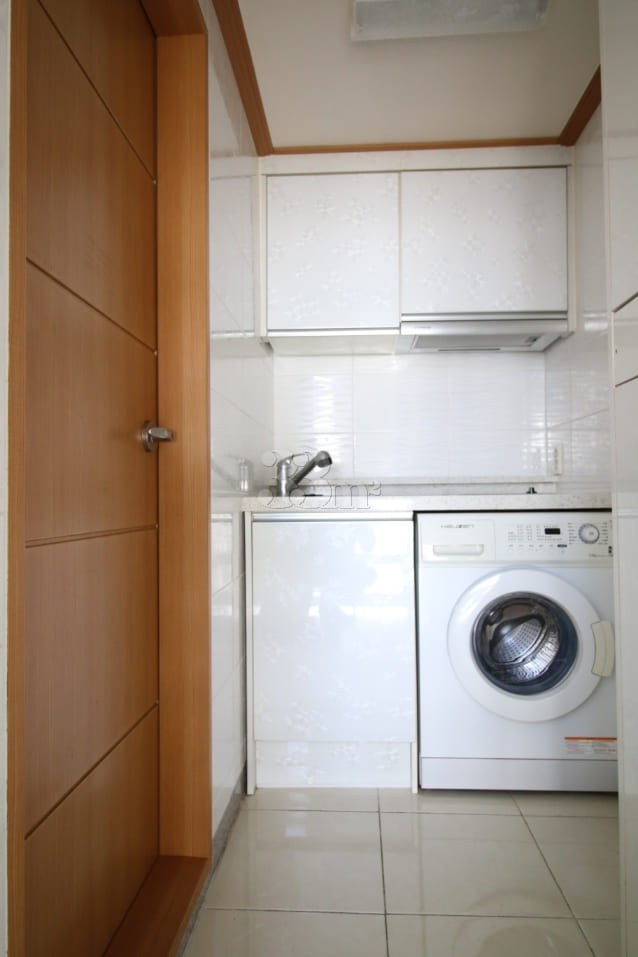 Yeonsan-dong E-Mart, fully furnished 2th image