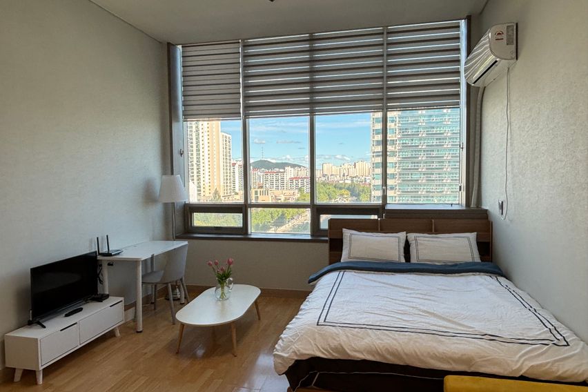 3 minutes to Cityview Lake Park 4th image