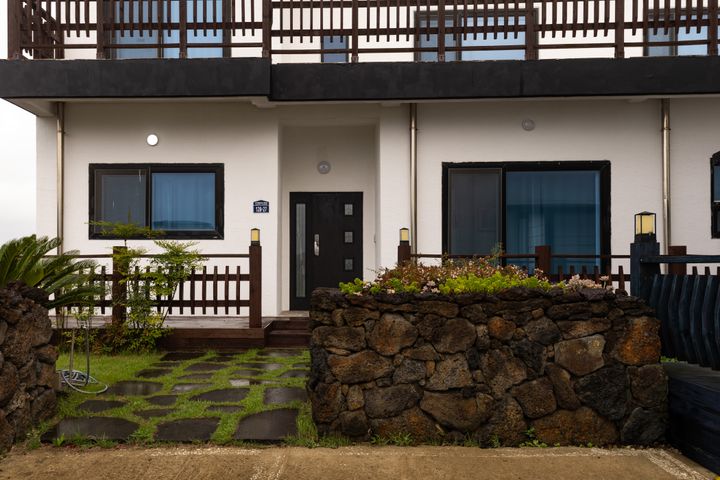 Two-story private house next to Seogwipo Hot 17th image
