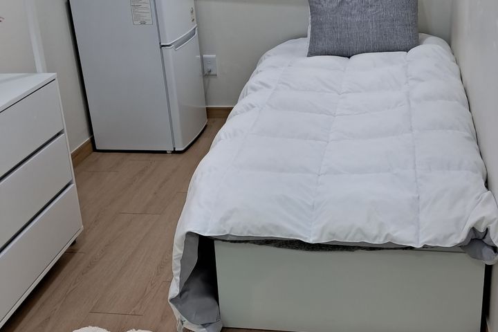 7-minute walk from Gangnam Station and Yeoksa 9th image