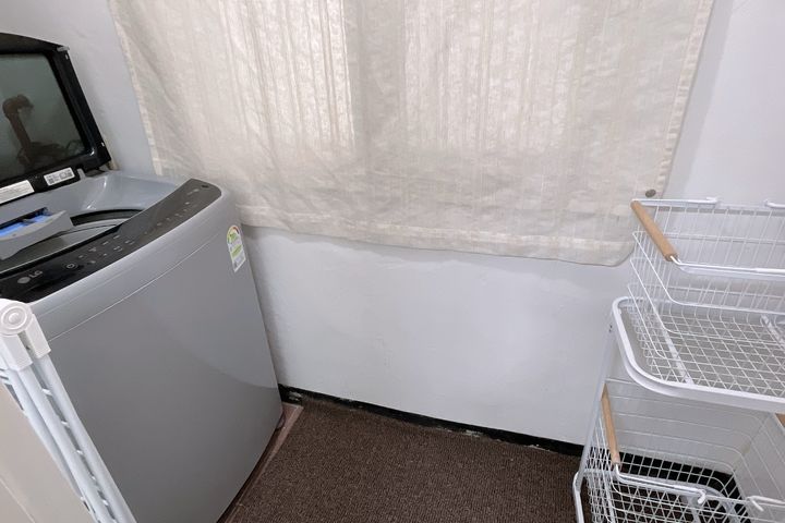 Near Gunja Station / Fully Remodeled! 10th image