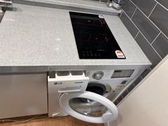 Quiet studio apartment in the city center nea 8th image