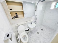 Fully furnished short-term rental 83 13th image