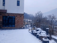 Sunny house with a good walking path. 15th image