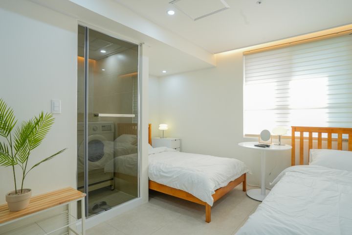 Twin Room in Myeongdong Station Area, Seoul 8th image
