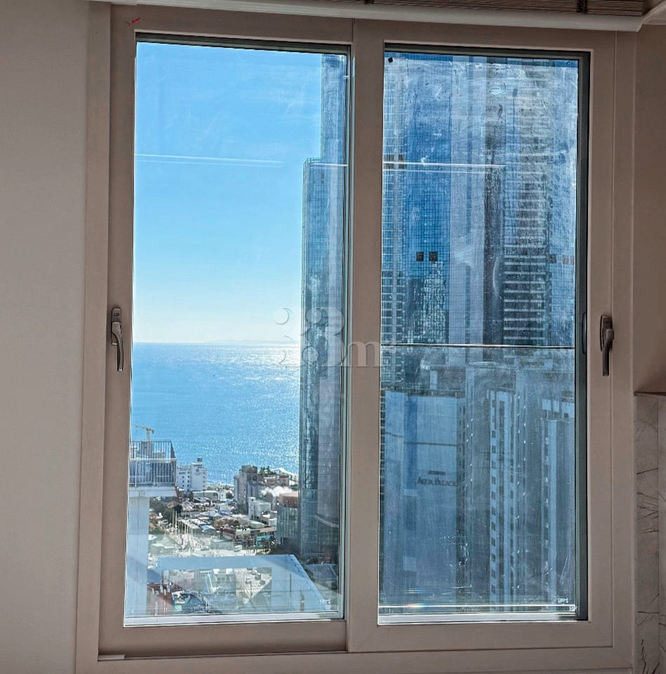 3 Bedrooms / Ocean View / Top Floor ๐ 3th image