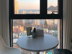 moon room 4번째 이미지
