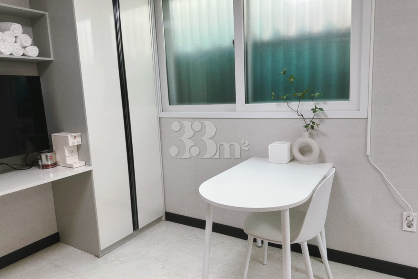 Quiet, newly built home within walking distan 2th image