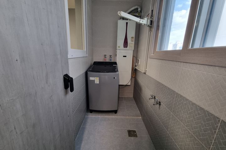2-bedroom unit in a trendy area of Millak-don 9th image