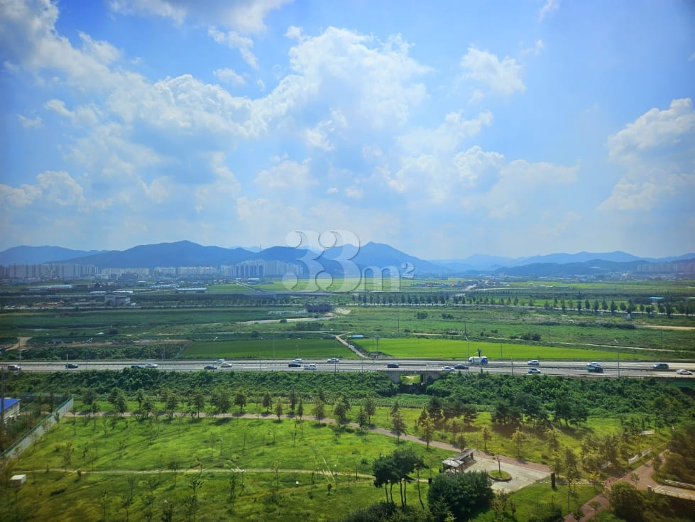 Fully furnished with a resort-like green view 6th image