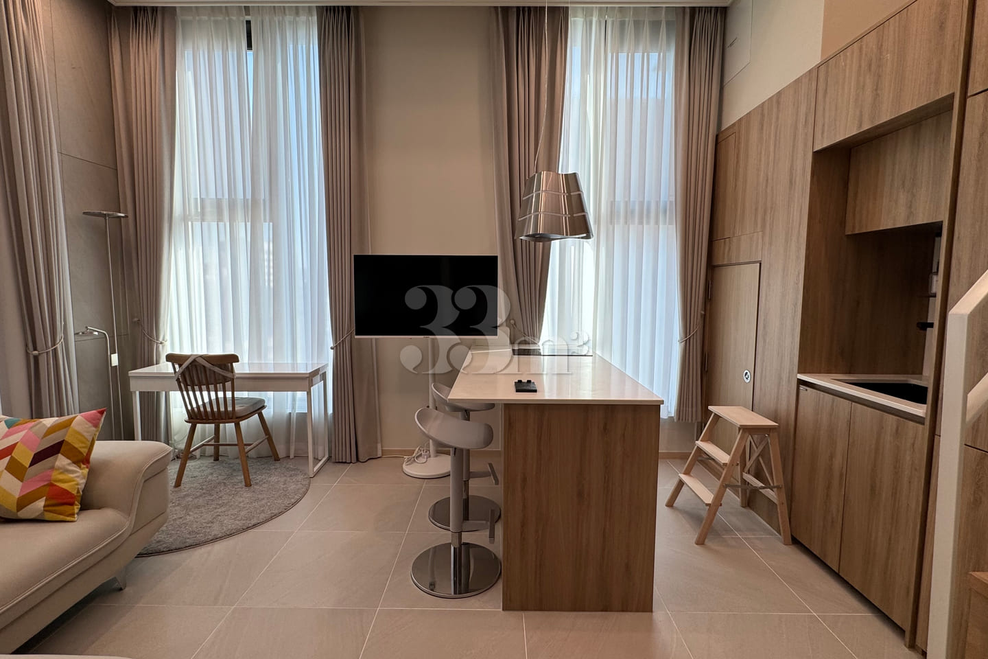 Luxury 10th-floor unit in the city center 15th image