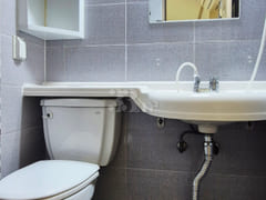 Clean, fully furnished 3-room apartment near 7th image