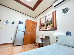 Accommodation with great natural light in Yeo 10th image