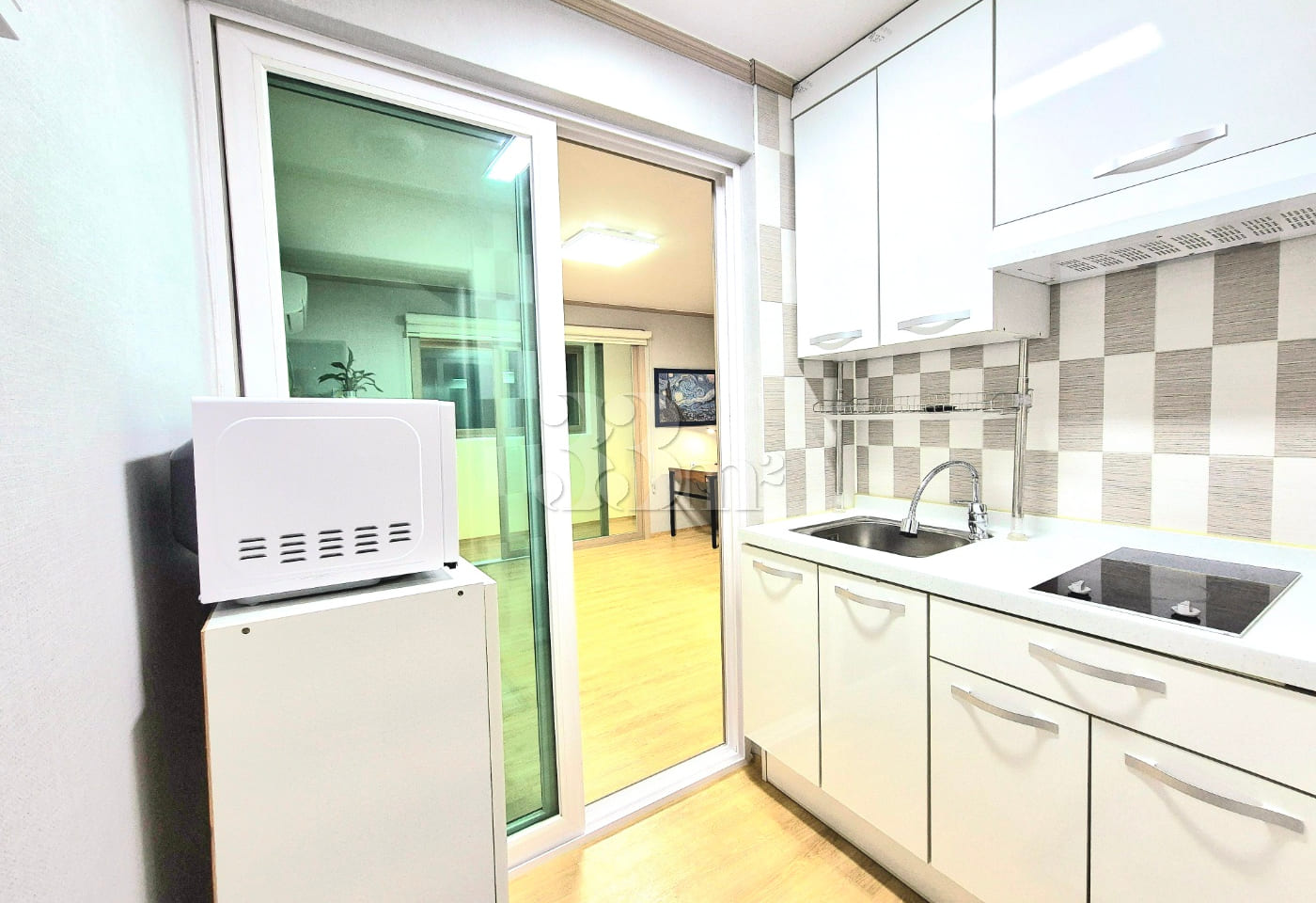 Standard Room 2 9th image