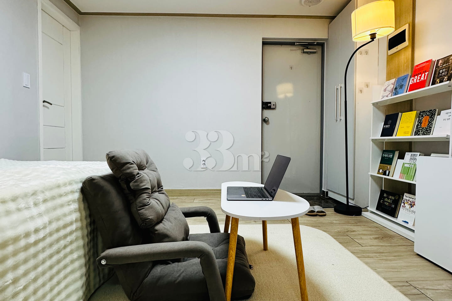 Women-only, fully furnished apartment near th 2th image