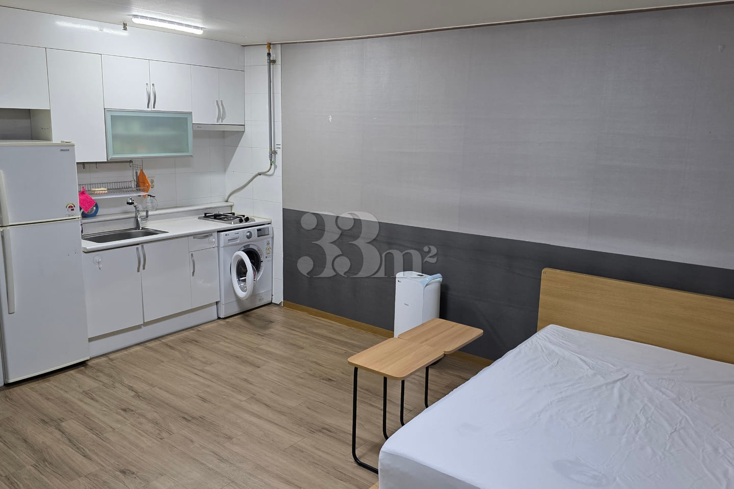 Spacious, fully-furnished room near Seoul Sta 1th image