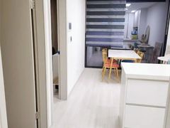 A rare, hotel-quality two-bedroom :) 3th image