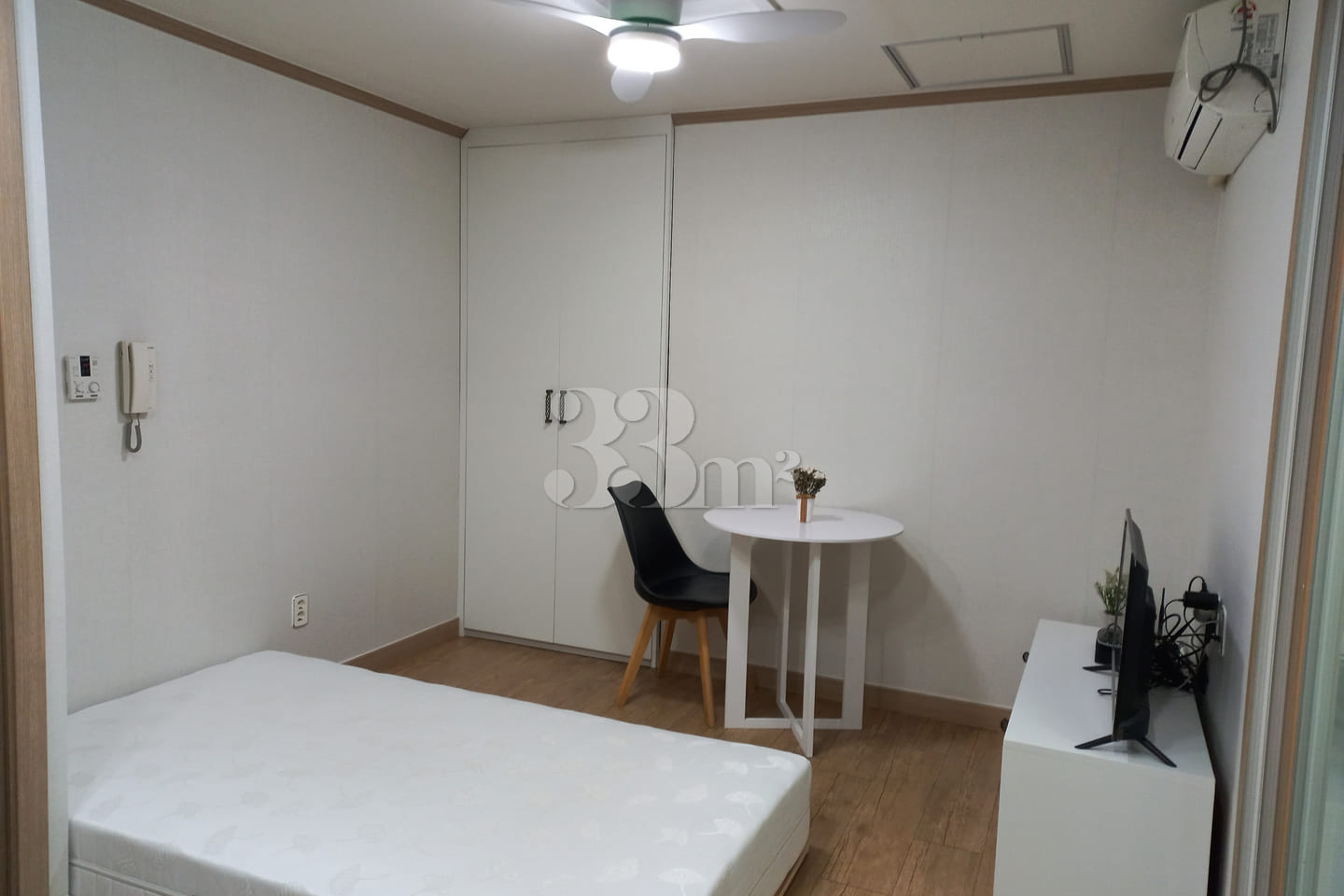 Neat and cozy studio apartment 0th image