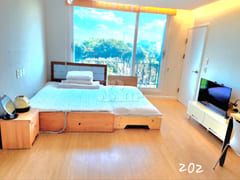 Terrace 202: 1 Queen, 1 Single 0th image