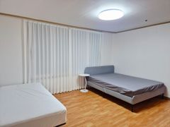 A spacious and comfortable space 2th image