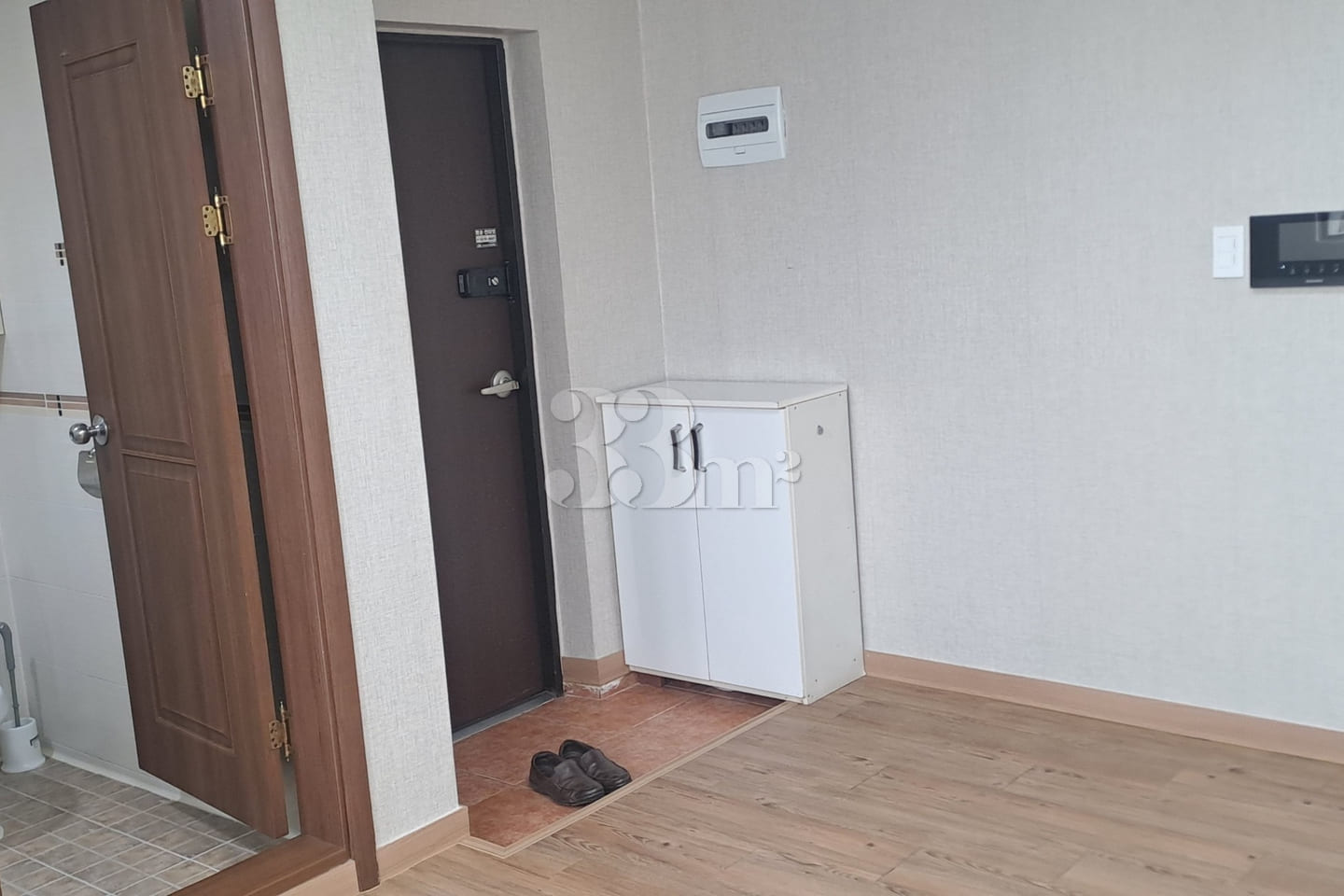 1.5-room unit with a spacious room and living 3th image