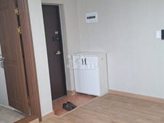 1.5-room unit with a spacious room and living 3th image