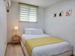 Three-room apartment in the prime location of 17th image