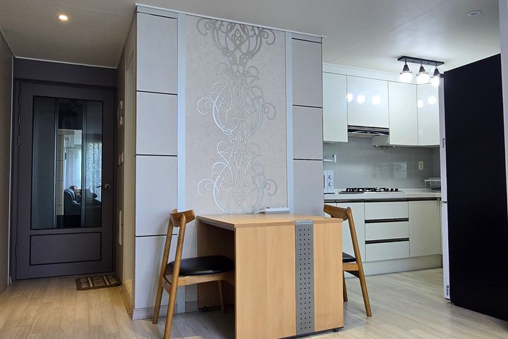 Clean two-room apartment near Yeonsinnae Stat 19th image
