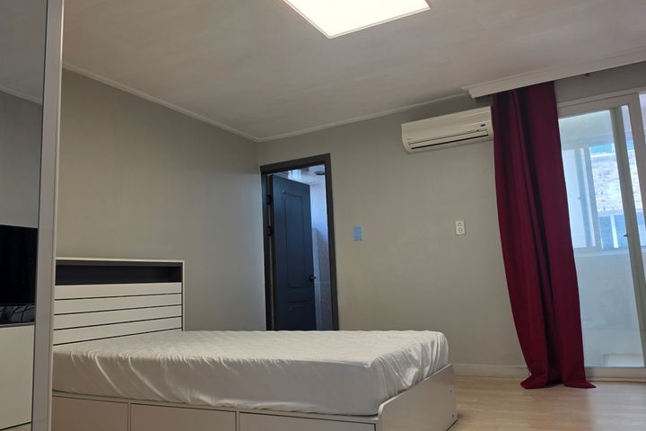 Spacious 'Two-Bay' Unit in Chojung-ri, Jeungp 9th image