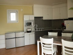 202E 10th image