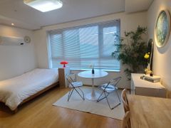 Jeongja Stay / Spacious 1.5-Room Unit 13th image