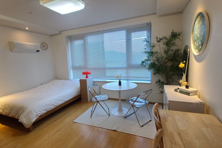 Jeongja Stay / Spacious 1.5-Room Unit 13th image