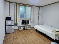 Best studio apartment in Bonggok-dong with to 2th image