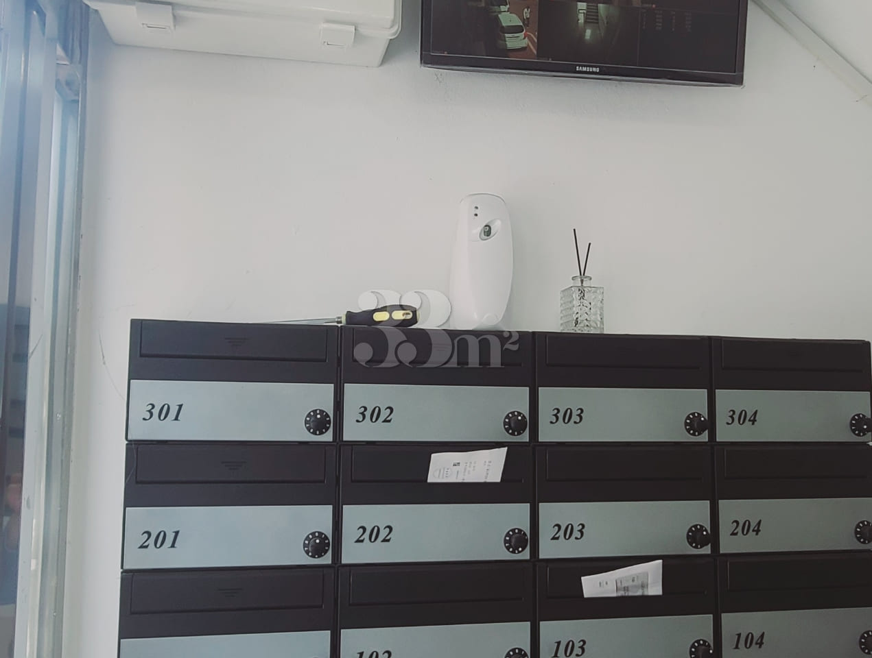 Fully furnished studio (Unit 4) with parking 3th image