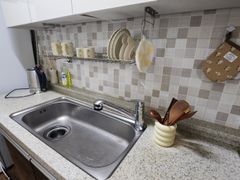 Comfortable, fully furnished 3-room unit 5th image