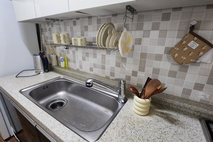 Comfortable, fully furnished 3-room unit 5th image
