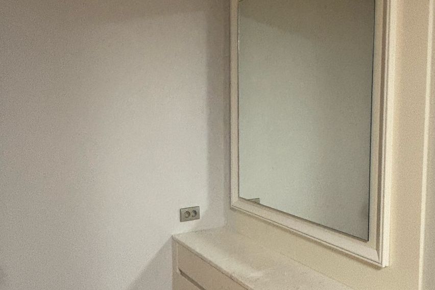 Connection to the International Business Dist 2th image