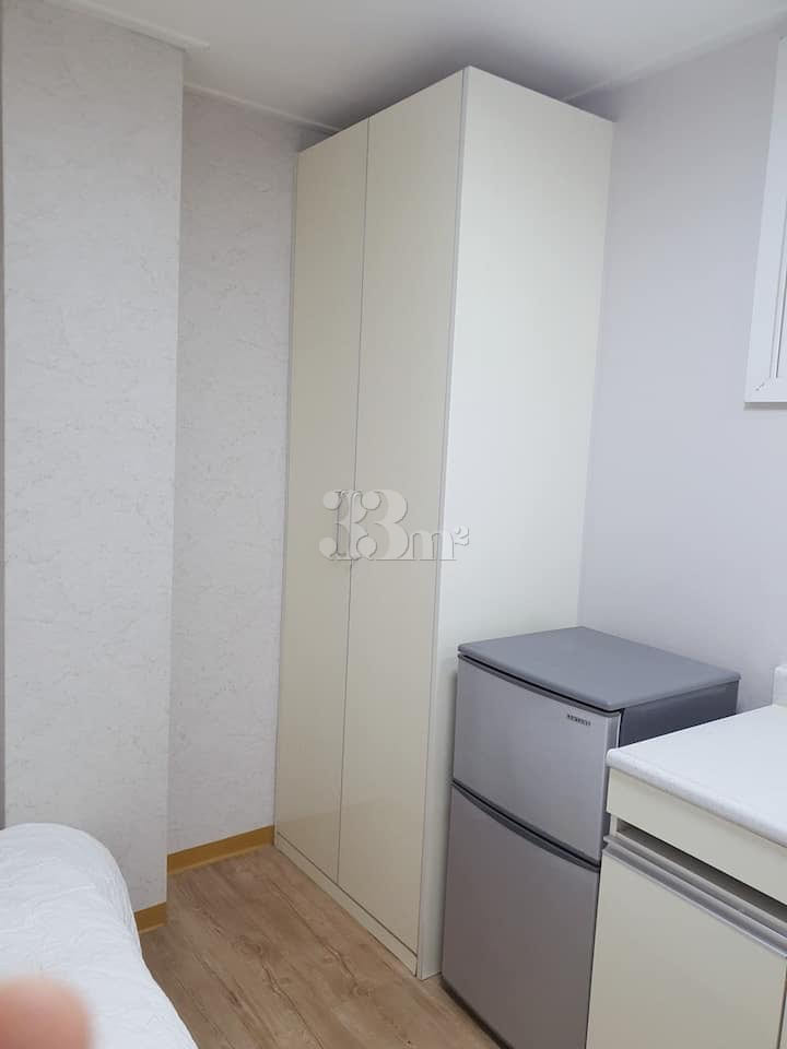 Single Room Central Stay 317 9th image