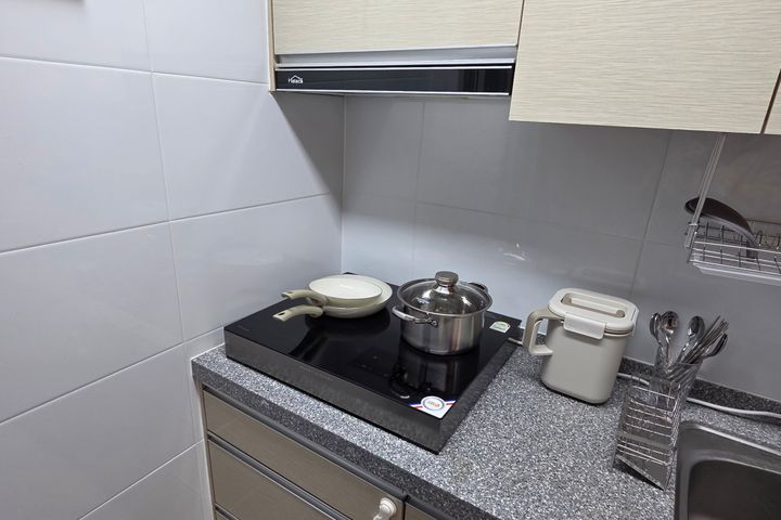 Two-bedroom apartment in Gangnam/Sinnonhyeon/ 12th image