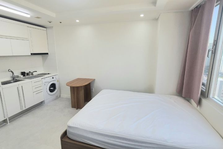 Special Price: Top-floor unit near Lotte Depa 2th image