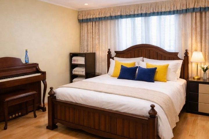 50-pyeong, three-bedroom apartment near a sub 2th image