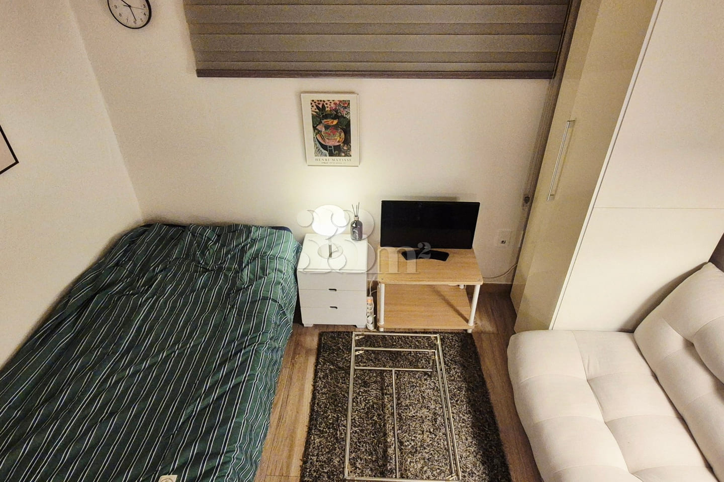 Clean, fully furnished 3-room apartment near 0th image