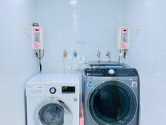Officetel in Sinchon, right next to the subwa 7th image