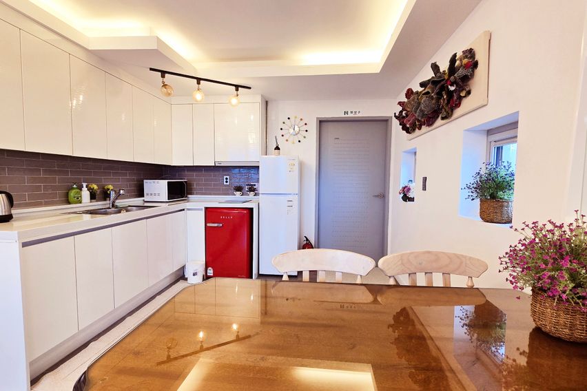 넓은 객실과 오션뷰 4번째 이미지